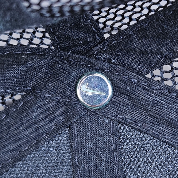 Nike Sportswear Classic 99 Trucker Hat Embroidered Logo Cap Mesh Snapback Black - Picture 10 of 10